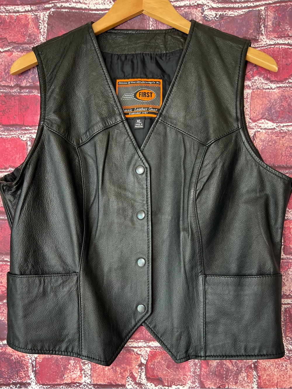First Manufacturing Co L 540 Classic Leather Snap Front Biker Vest Black XL